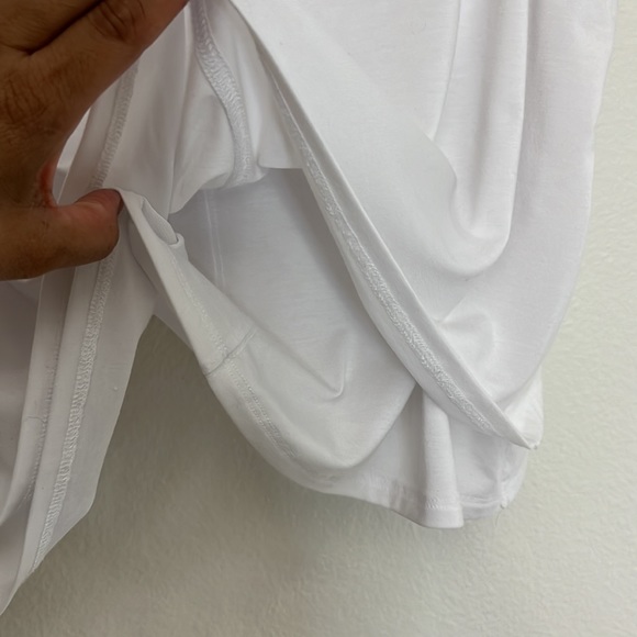 Athleta Woman’s White Layered Top Sleeveless V-Neck Large - Picture 4 of 10